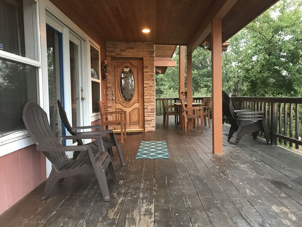 Outdoor dining - Private Yosemite Scenic by Way-Bass Lake View 5 acre-Up to10-Occupants (North Fork)