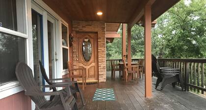 Private Yosemite Scenic by Way-Bass Lake View 5 acre-Up to10-Occupants