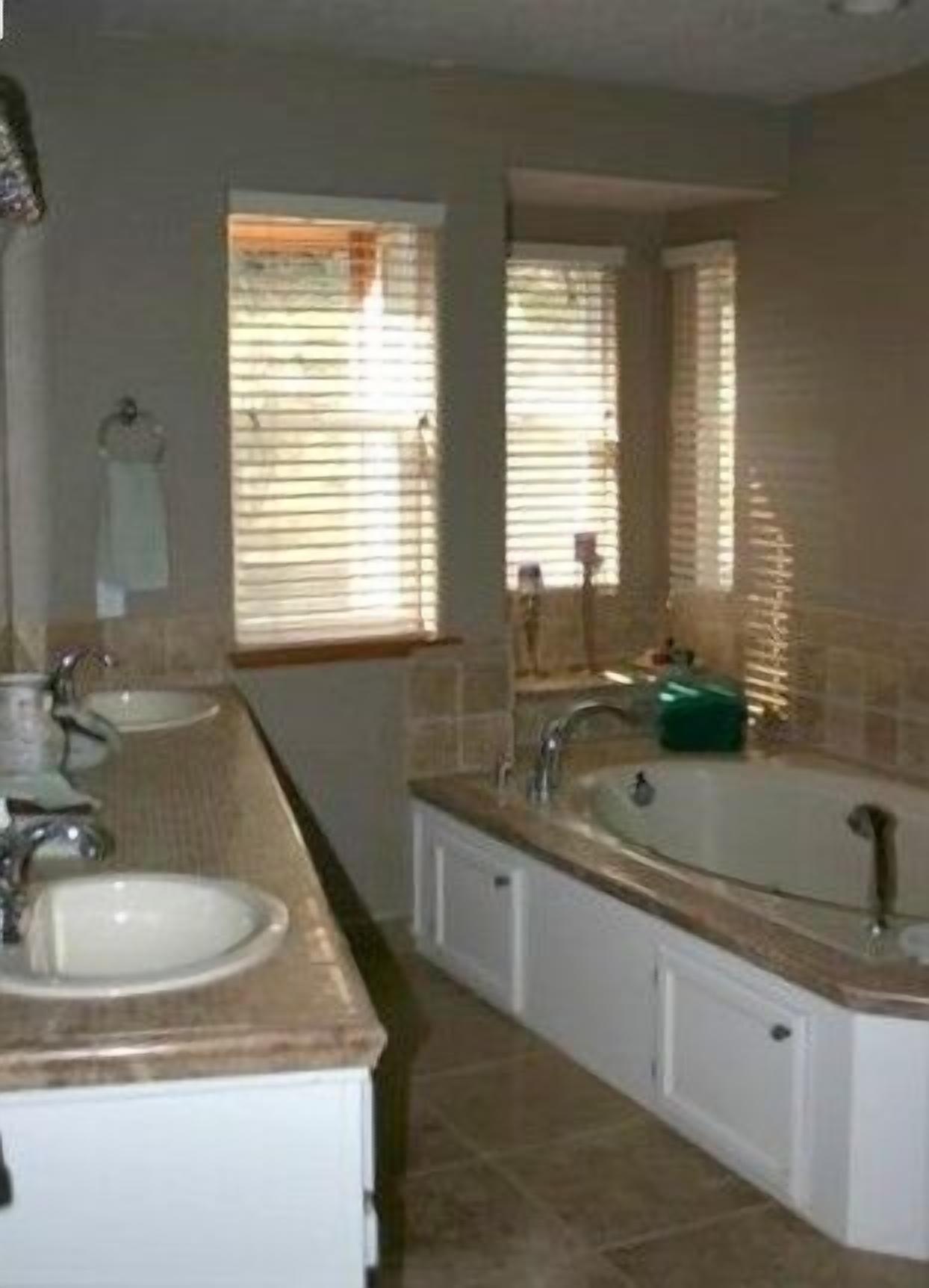 Private Yosemite Scenic by Way-Bass Lake View 5 acre-Up to10-Occupants