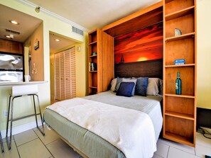 1 bedroom, iron/ironing board, internet, bed sheets