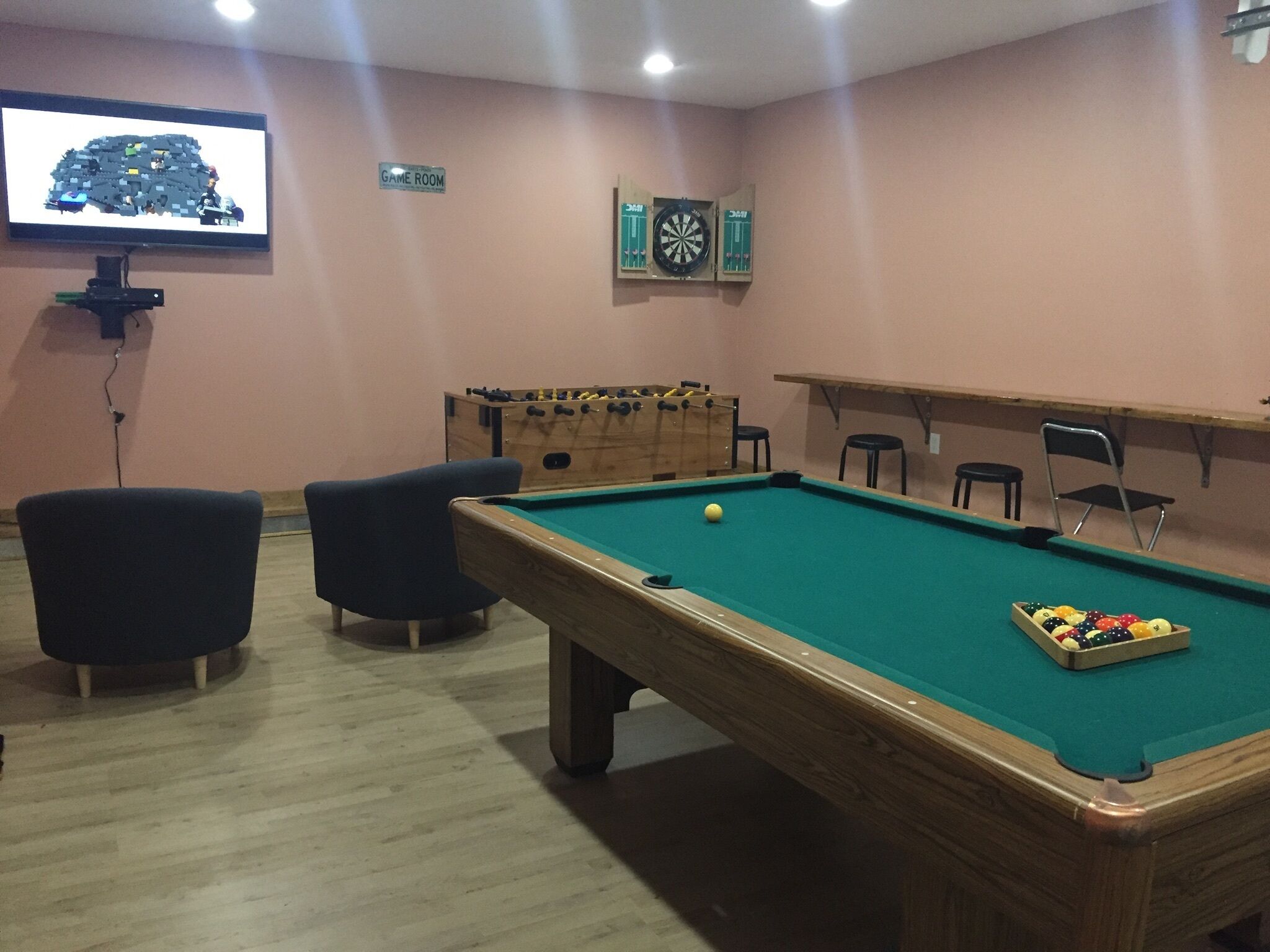 Cozy Pocono Home w/ Hot Tub, Sauna, Game Room, A/C, Cable TV, WIFI, 