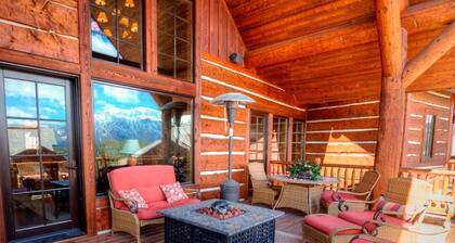 Spanish Peaks Cabin -Stunning Views, Hot Tub! Easy Ski Access!