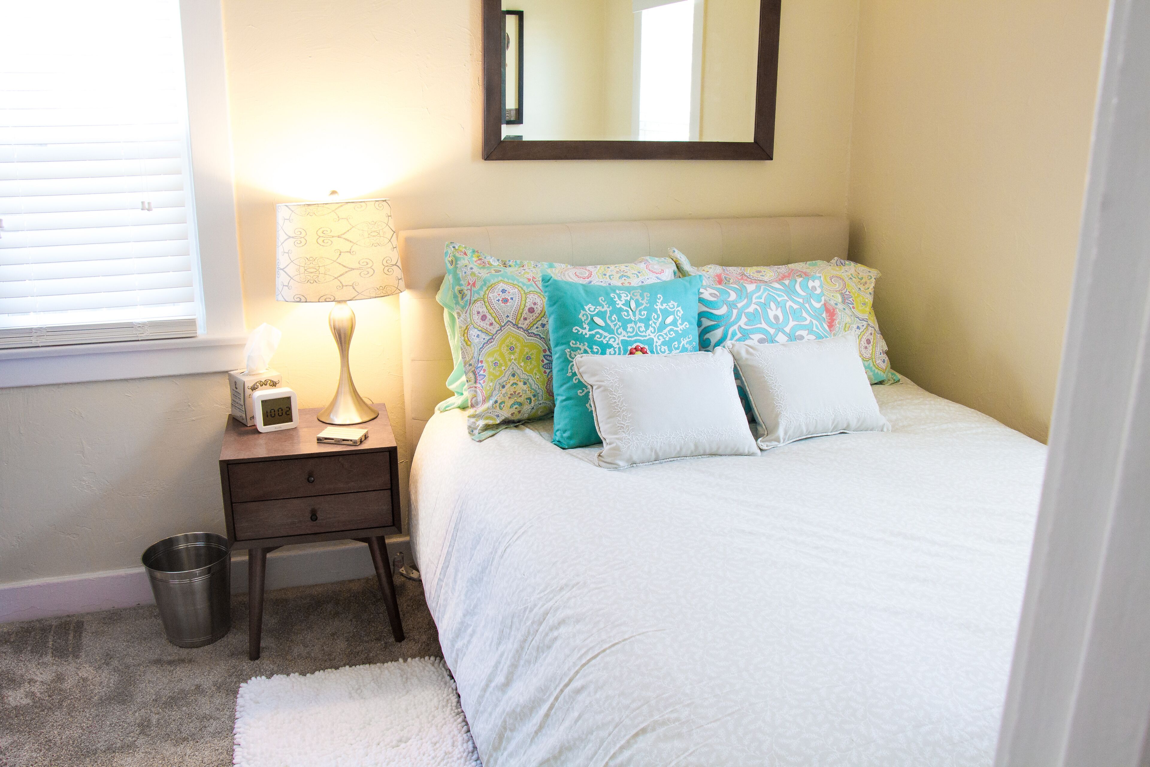 Relax In This Newly Renovated Downtown Cottage