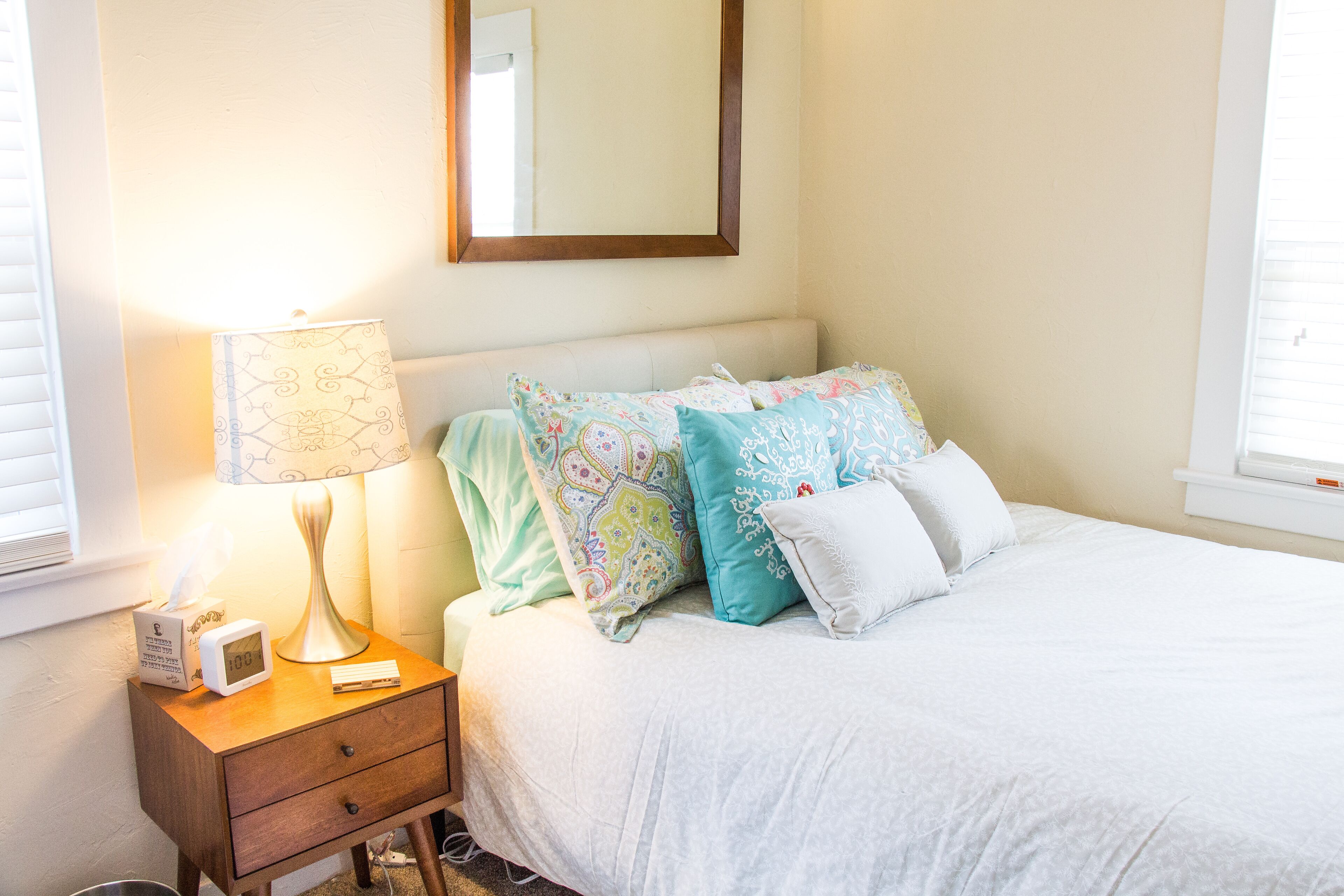 Relax In This Newly Renovated Downtown Cottage