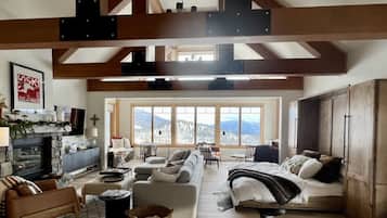 Televisión, chimenea