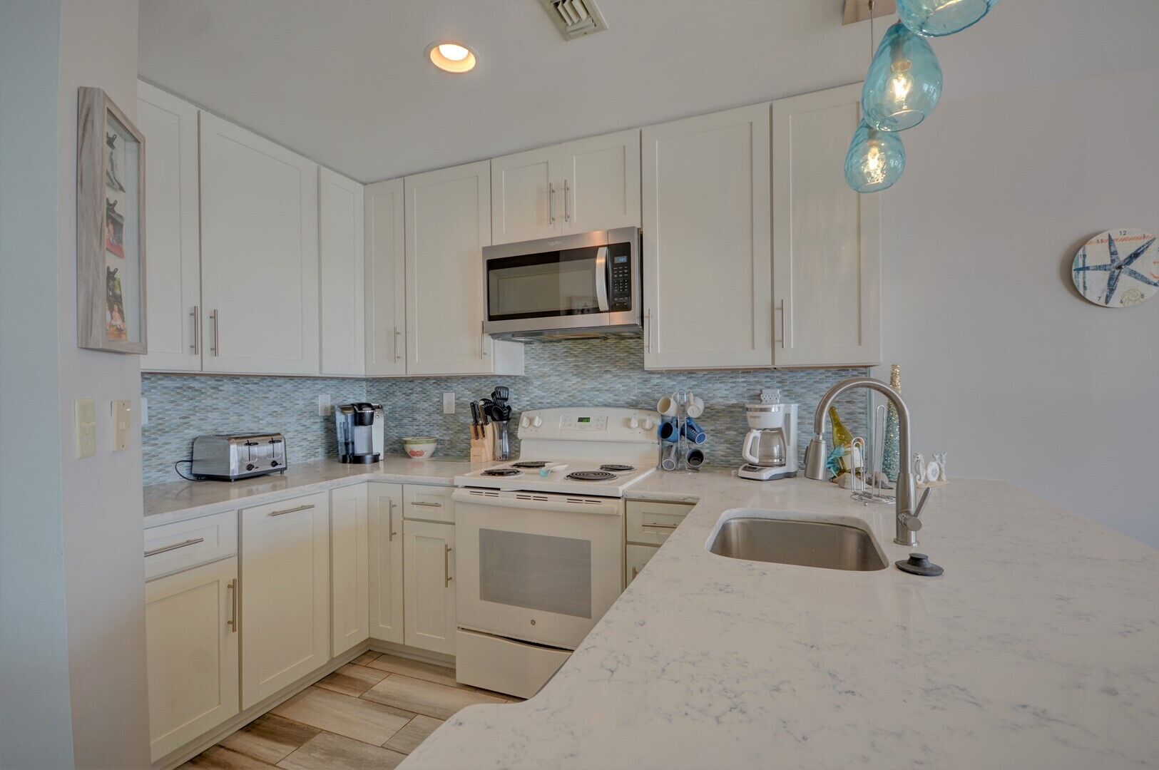 FALL DISCOUNT - Villa Capriani Oceanfront 3 Bedroom Condo - Pool, Hot Tub +