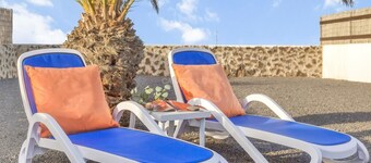 Renovated Relaxing Oasis with Scenic Views in Tranquil Lajares, Fuerte