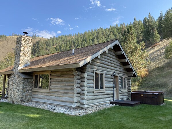 Exterior - Ponderosa Cabin at Rye Creek Lodge (Darby)
