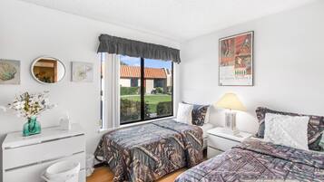 3 habitaciones, tabla de planchar con plancha, wifi y ropa de cama