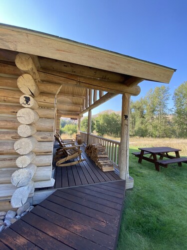 Sapphire Cabin at Rye Creek Lodge