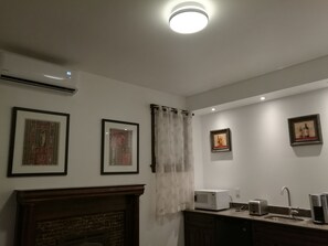 Interior - Ambassador B & B Guest Home (Stratford)