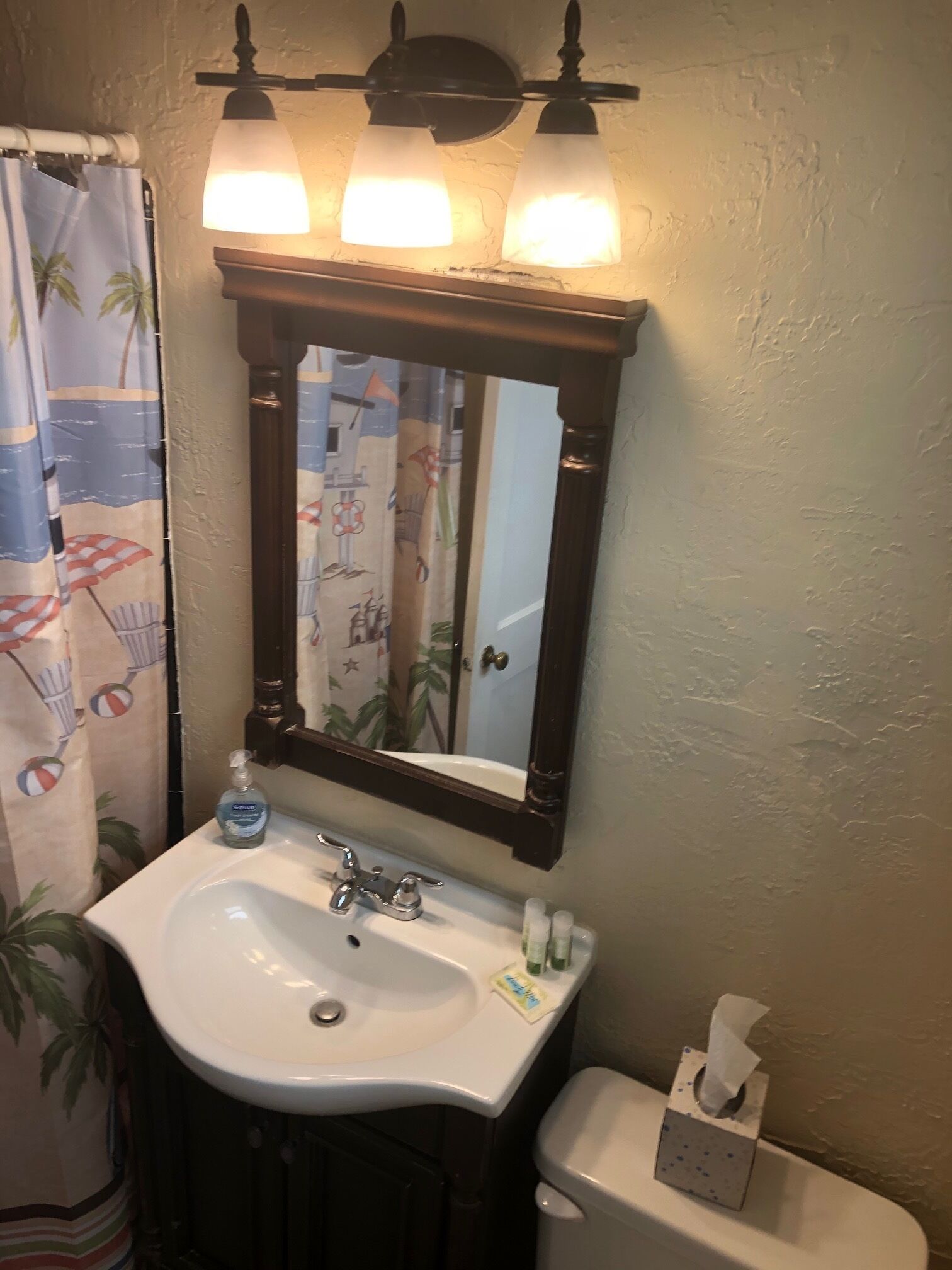 1bdr/1bath Beachside Apt, Steps from Door to Sand n Shore!