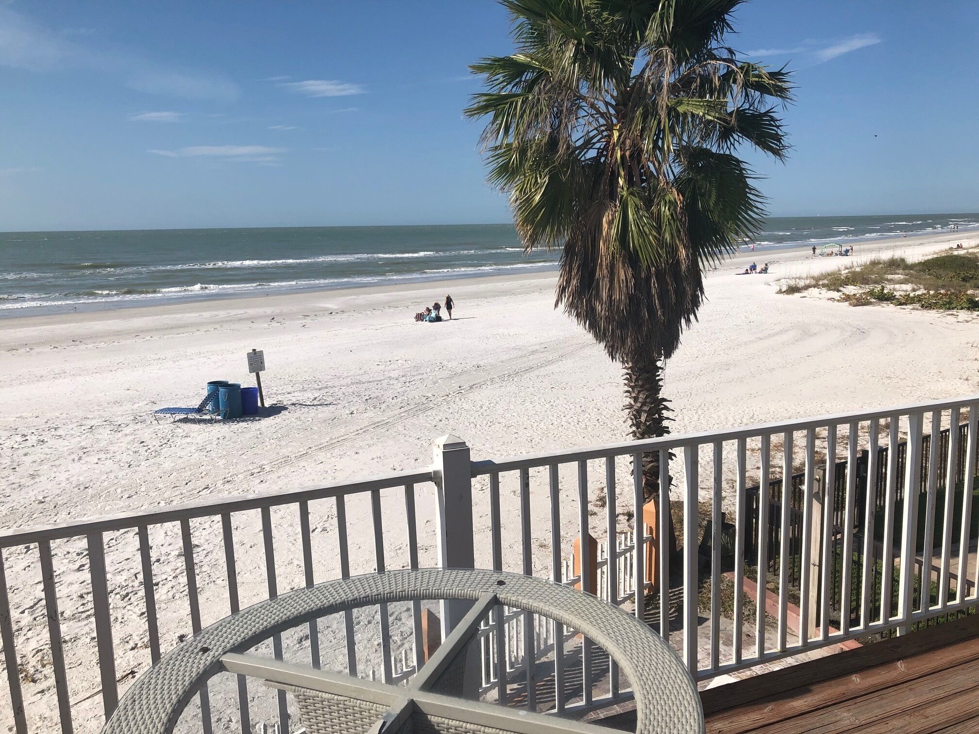 1bdr/1bath Beachside Apt, Steps from Door to Sand n Shore!