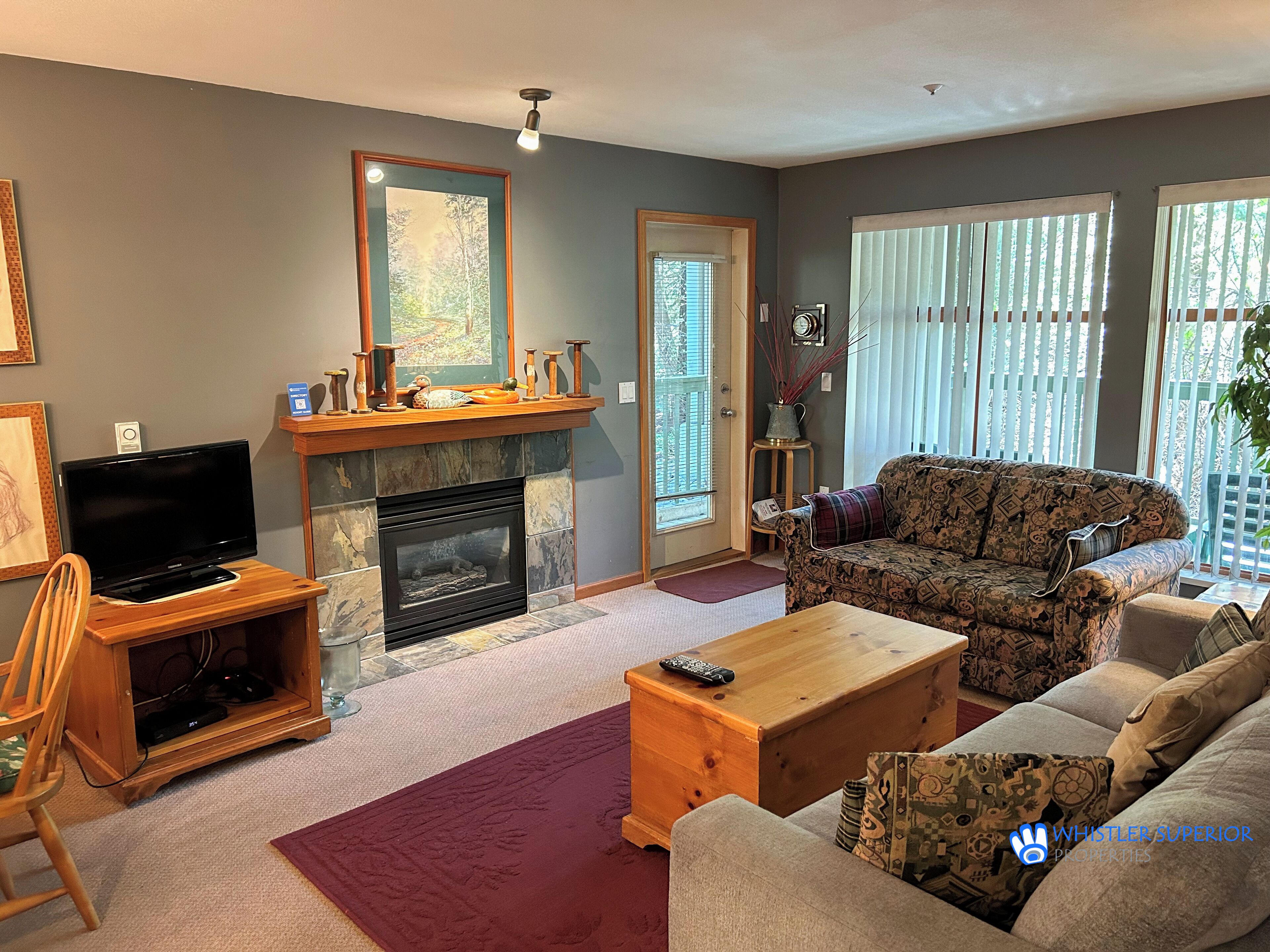 Télévision, cheminée