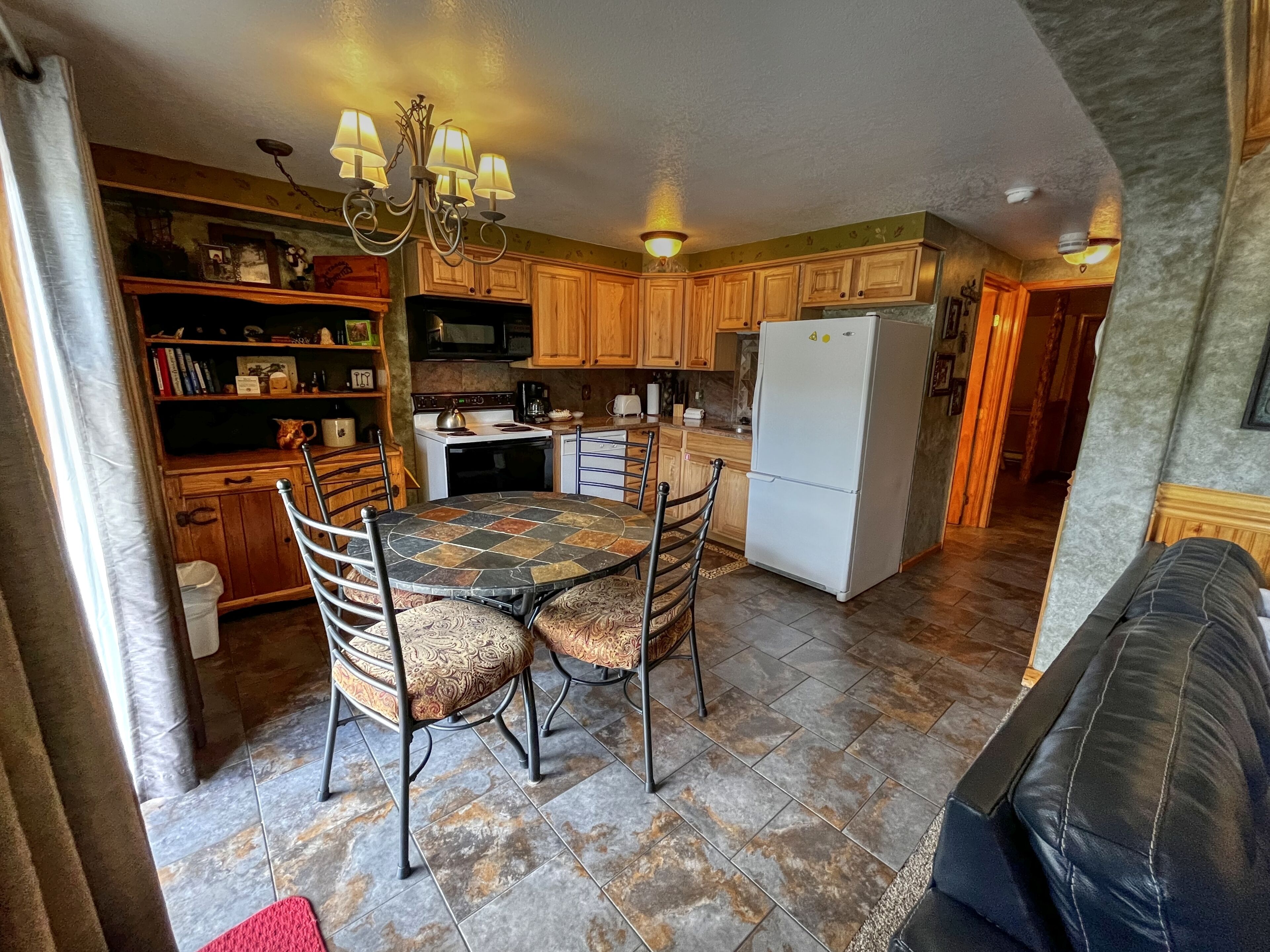 Mountain Views, and Game Room!  On Shuttle Route!