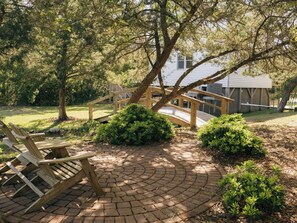 Property grounds - Myrtlewood: Dog friendly, island views from the rooftop lookout. (Ocracoke)