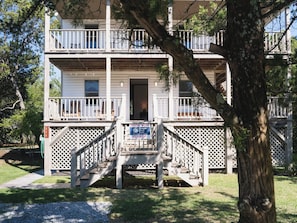 Exterior - Myrtlewood: Dog friendly, island views from the rooftop lookout. (Ocracoke)