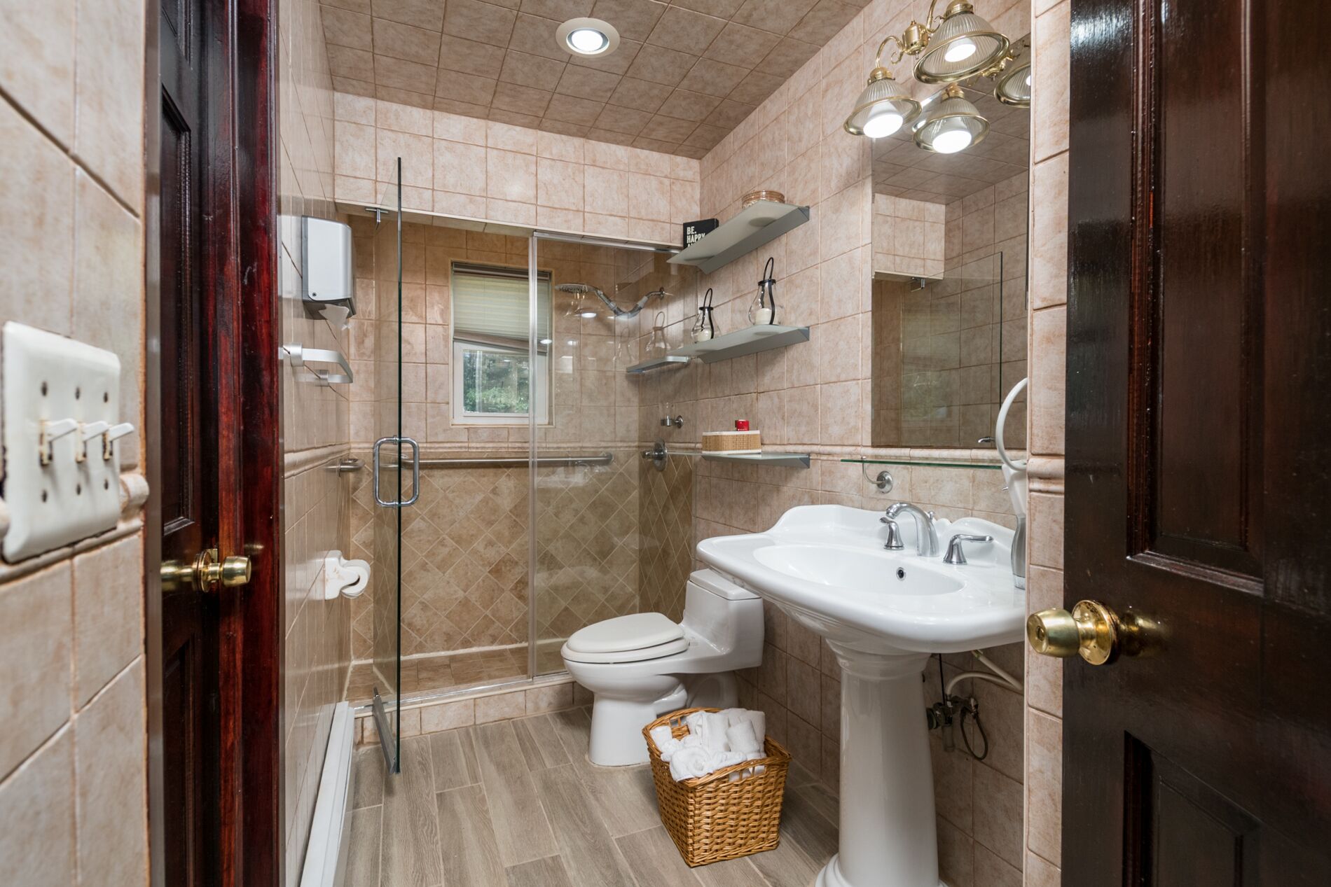 Bathtub, jetted bath, hair dryer, towels