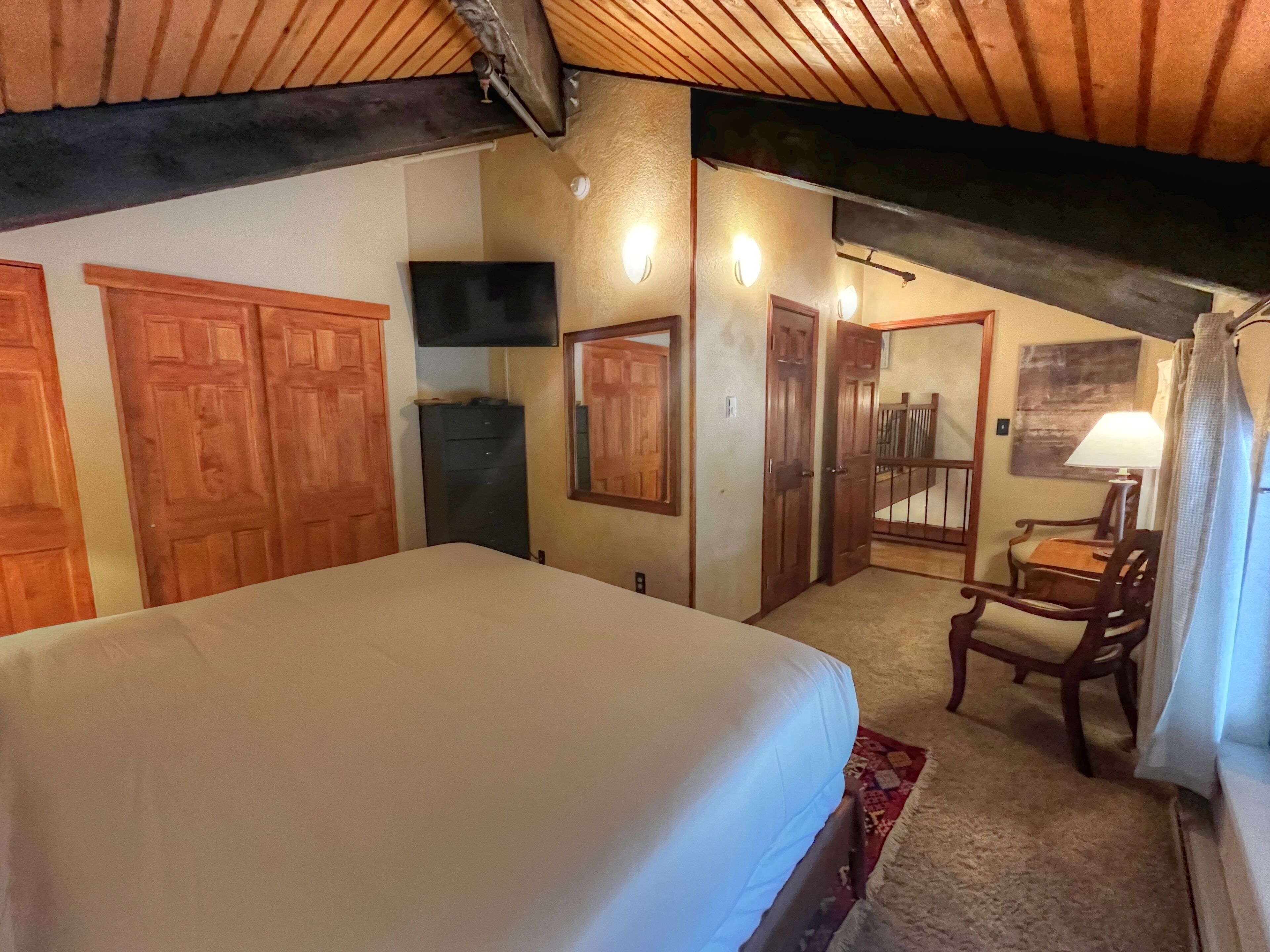 Unique 2 bedroom in the Base Area, Sleeps 6