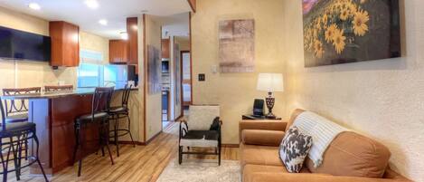 Smart TV, fireplace, stereo