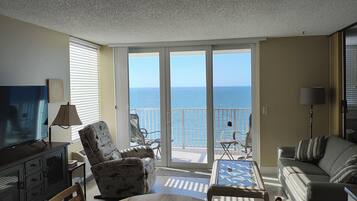 Smart-tv, boeken en een filmbibliotheek