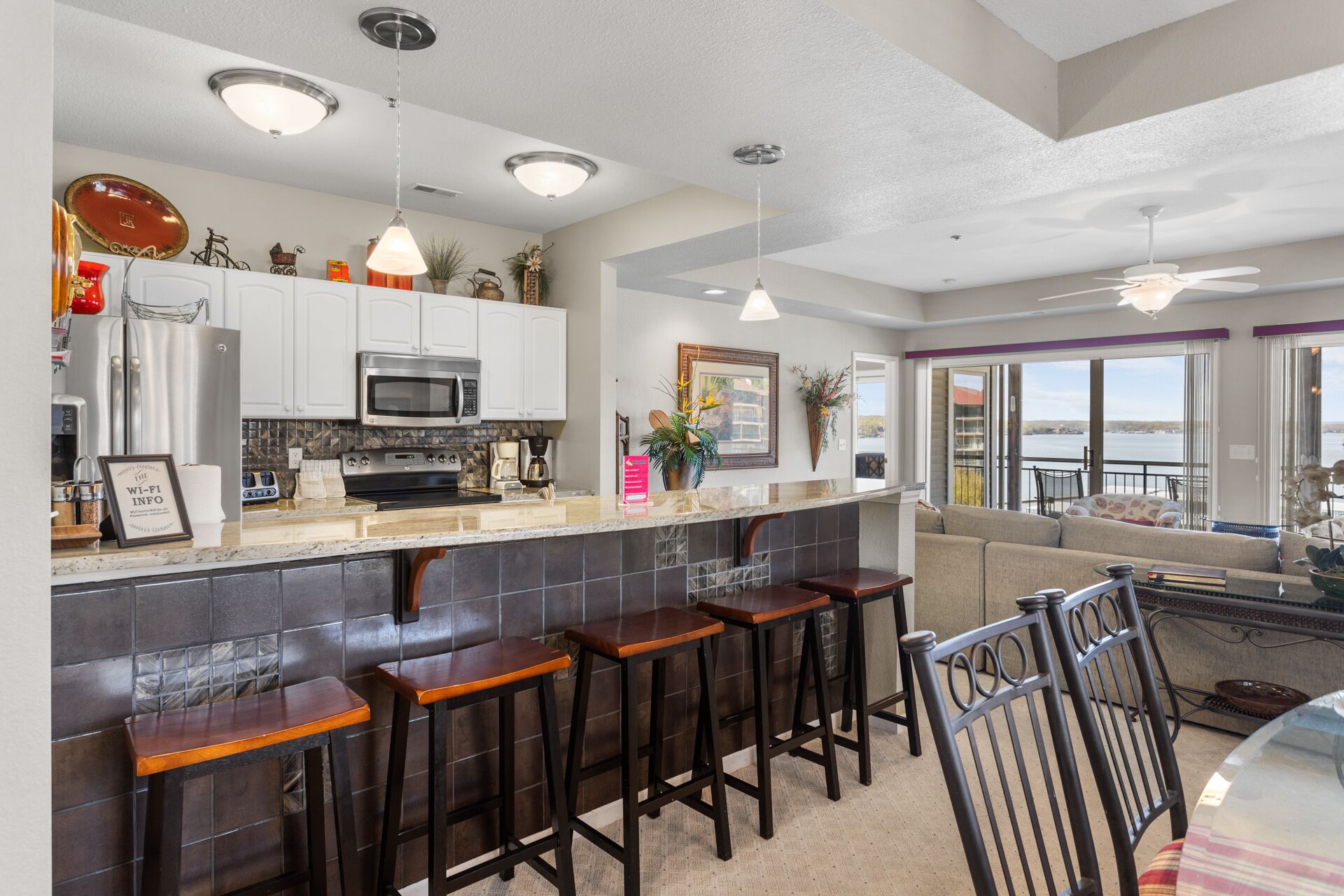 Palisades 202E-2B Stunning panoramic view from this beautiful 3 bedroom Condo!