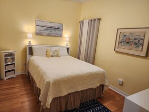 3 habitaciones, tabla de planchar con plancha, wifi y ropa de cama