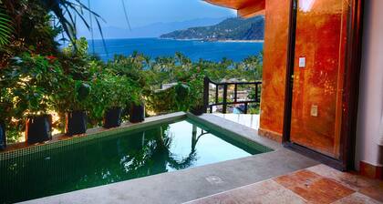 Private Dipping Pool. Ocean Views. (Casita #4)