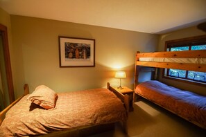 3 bedrooms, WiFi, bed sheets
