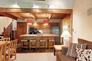 Interior - 🌲Timberline A3G Standard 1-Bedroom + Loft ~Hot Tub~Pool~WiFi~Ski-in/out~Local Shuttle🌲 (Snowmass Village)