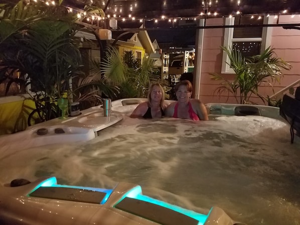 Bañera de hidromasaje exterior