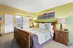 2 bedrooms, iron/ironing board, travel cot, WiFi
