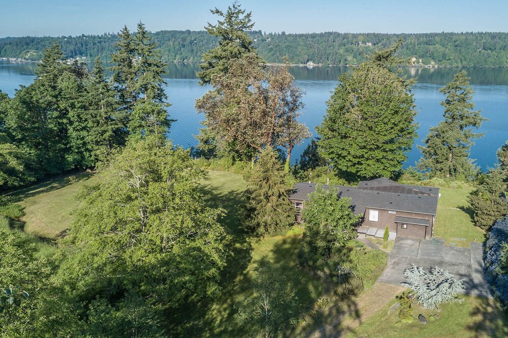 Vashon's Westside inspiring sunset views