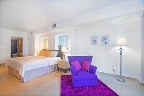 2 chambres, bureau, fer et planche à repasser, accès au Wi-Fi (inclus)