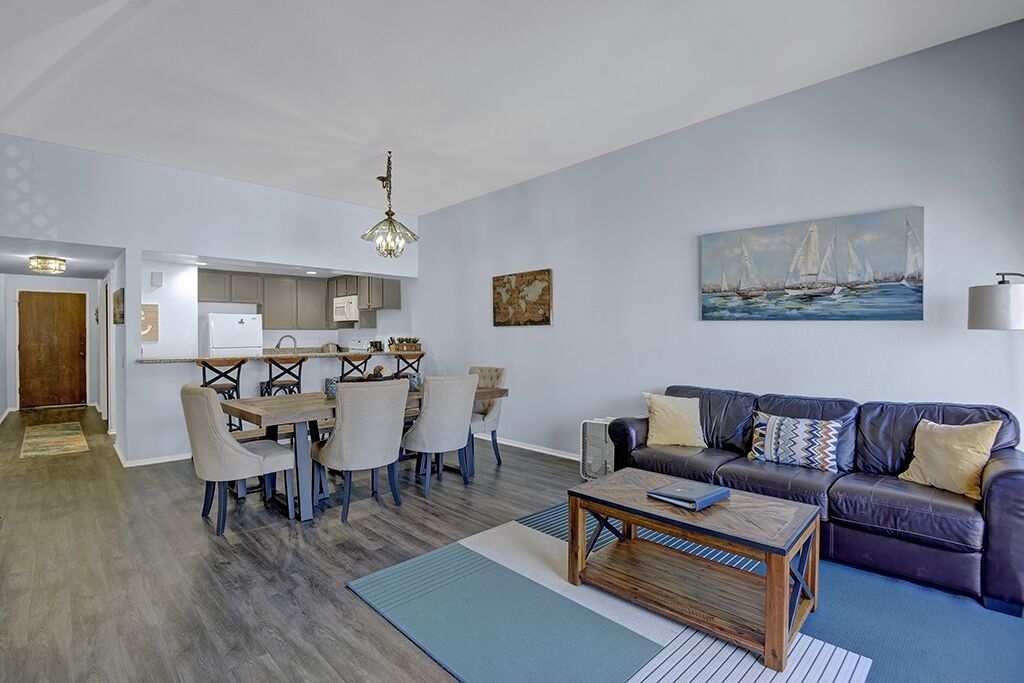 A20: 2 Bedroom, 1.75 Bath, Condo - Bahia Vista - A20