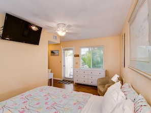 2 bedrooms, iron/ironing board, Internet, bed sheets