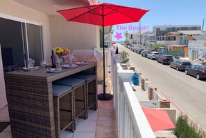 Outdoor dining - OceanView 25 Min To Disney Park 2 Cars Bikes  W/D (Newport Beach)