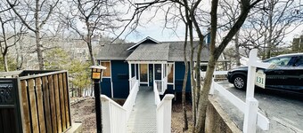 Lakefront Margaritaville- Private Dock, 2 Decks, Firepit, Main Channel View