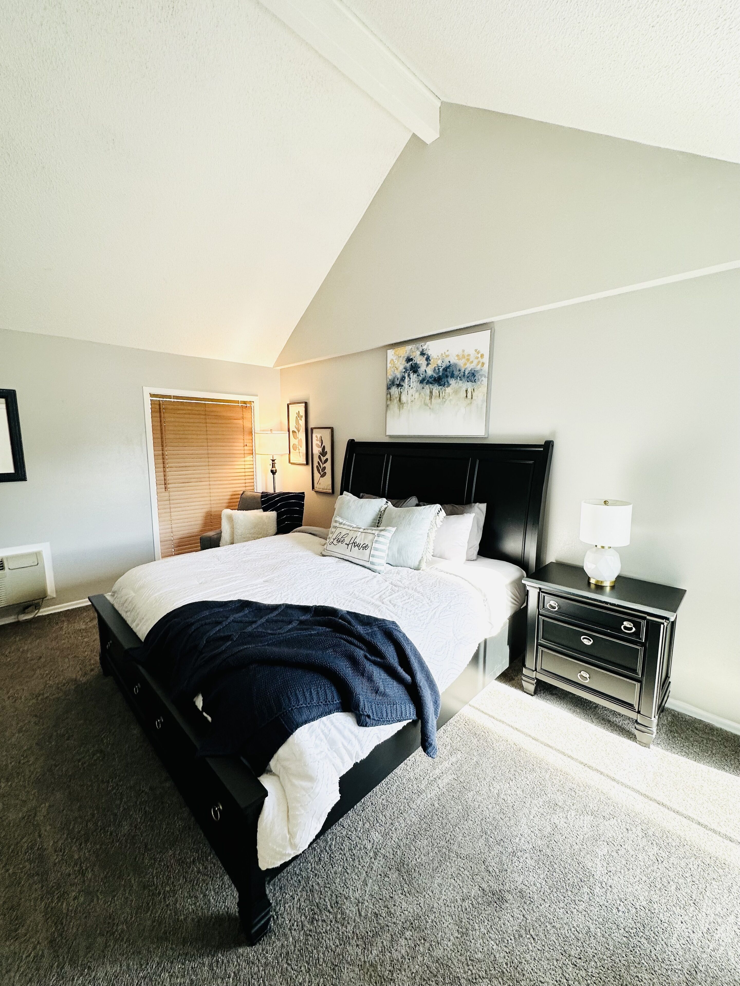 Margaritaville Lakefront- Private Dock, 2 Decks, Firepit-REMODELED Jan 2023