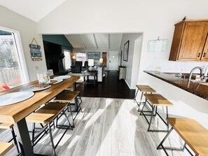 Dining - Lakefront Margaritaville- Private Dock, 2 Decks, Firepit, Main Channel View (Osage Beach)