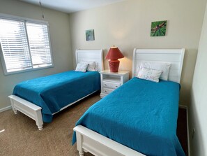 3 bedrooms, internet, bed sheets