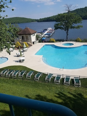 Outdoor pool, a heated pool - Ooh La La. Big Boulder SKI 🎿,  Beach🌴, Hiking, Biking, Lake activities (Lake Harmony)
