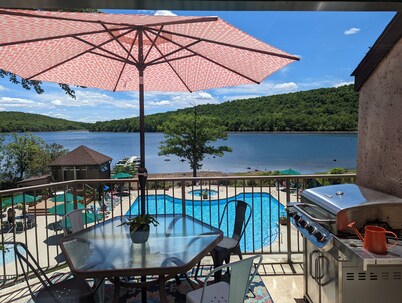 Ooh La La. Big Boulder SKI 🎿,  Beach🌴, Hiking, Biking, Lake activities