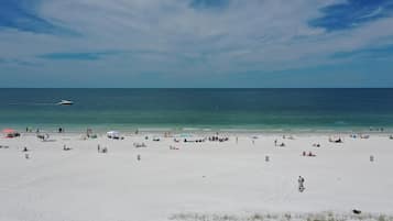 Una playa cerca