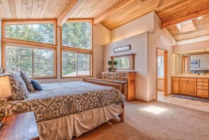 3 bedrooms, iron/ironing board, WiFi - Float the Big Deschutes River from the back yard! (Bend)