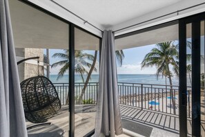 Interior - Oceanfront Overlook 2 Bdrm premiere monthly keys style with resort amenities (Key West)