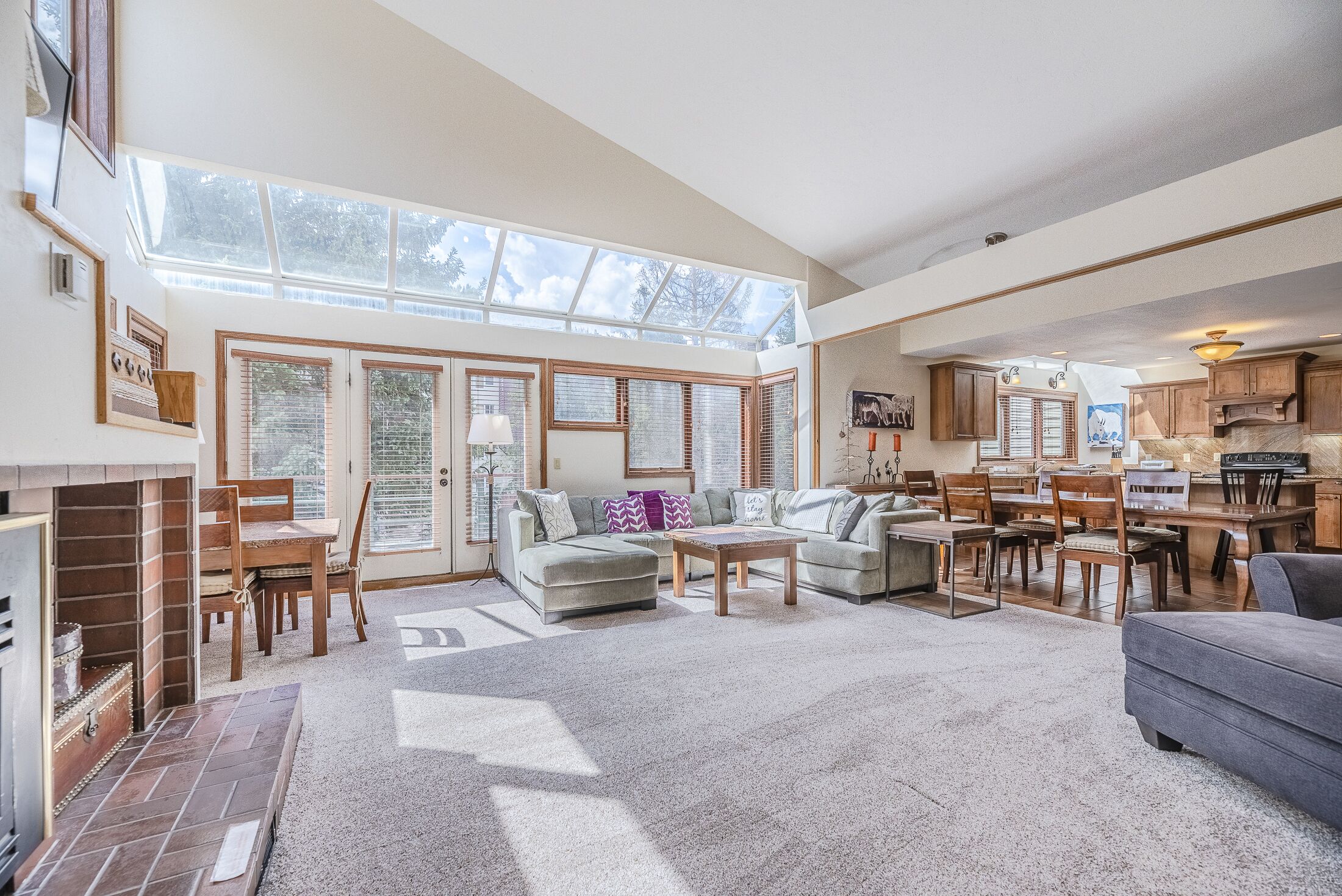 Remodeled Ski in Ski out condo. Great for families. Access to pool & hot tub