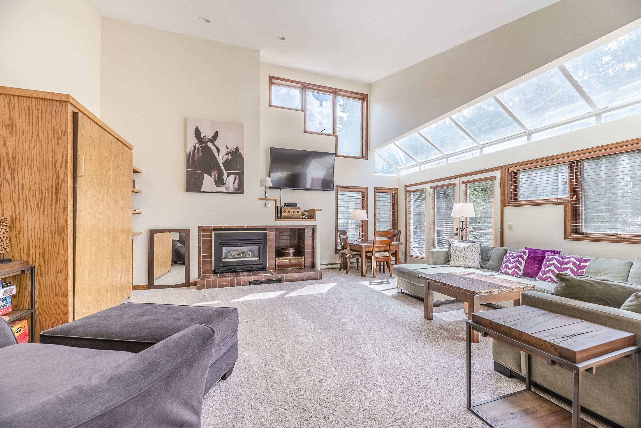 Remodeled Ski in Ski out condo. Great for families. Access to pool & hot tub