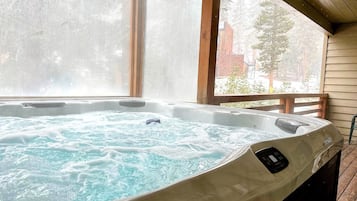 Bain à remous intérieur