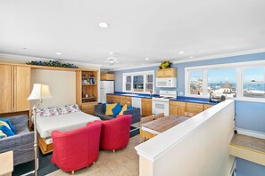 Interior - 318M Upper: Light and Airy Home, Ocean/Hill Views, WIFI, Front Deck, BBQ - 318 M (Avalon)